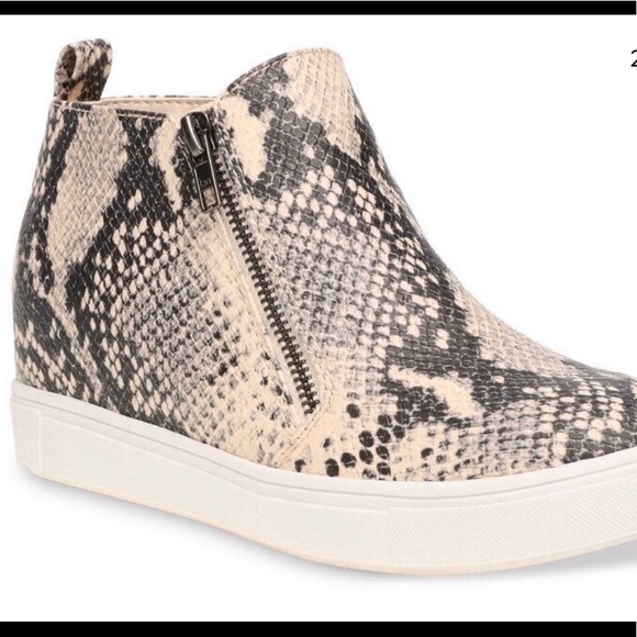 Shoes - Wedges New with tags